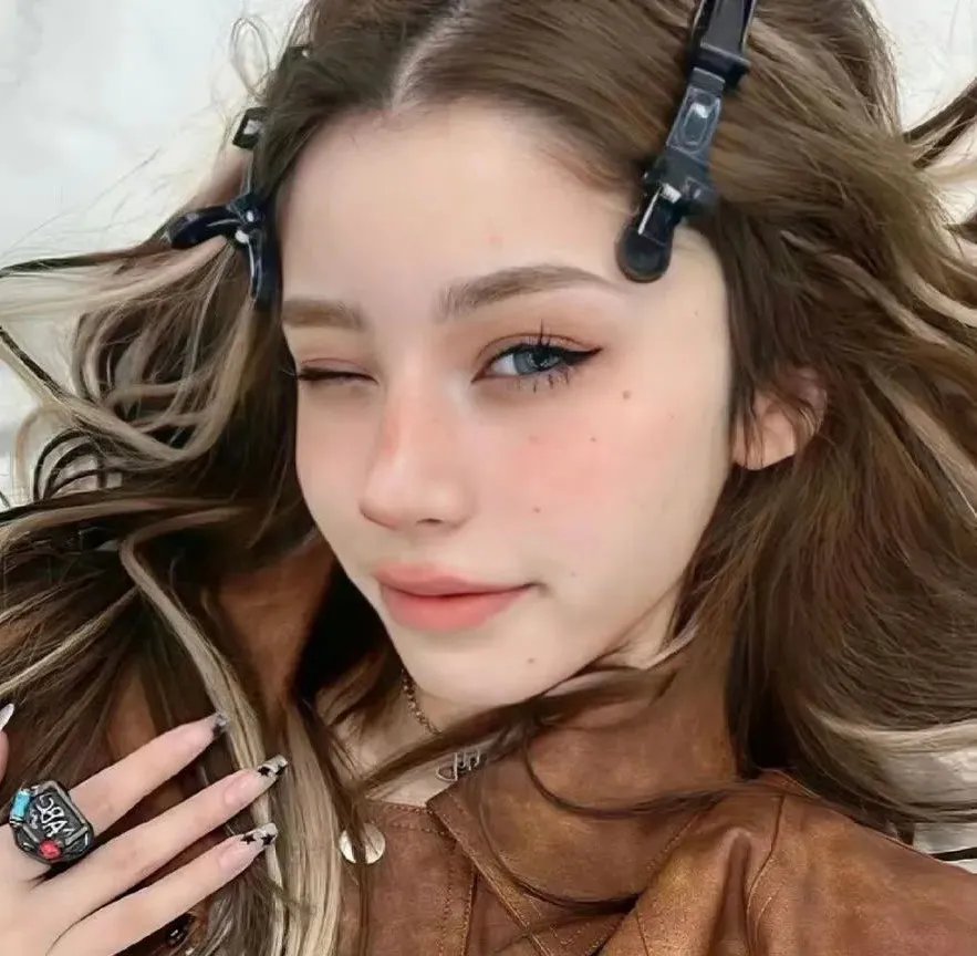 熟悉的她